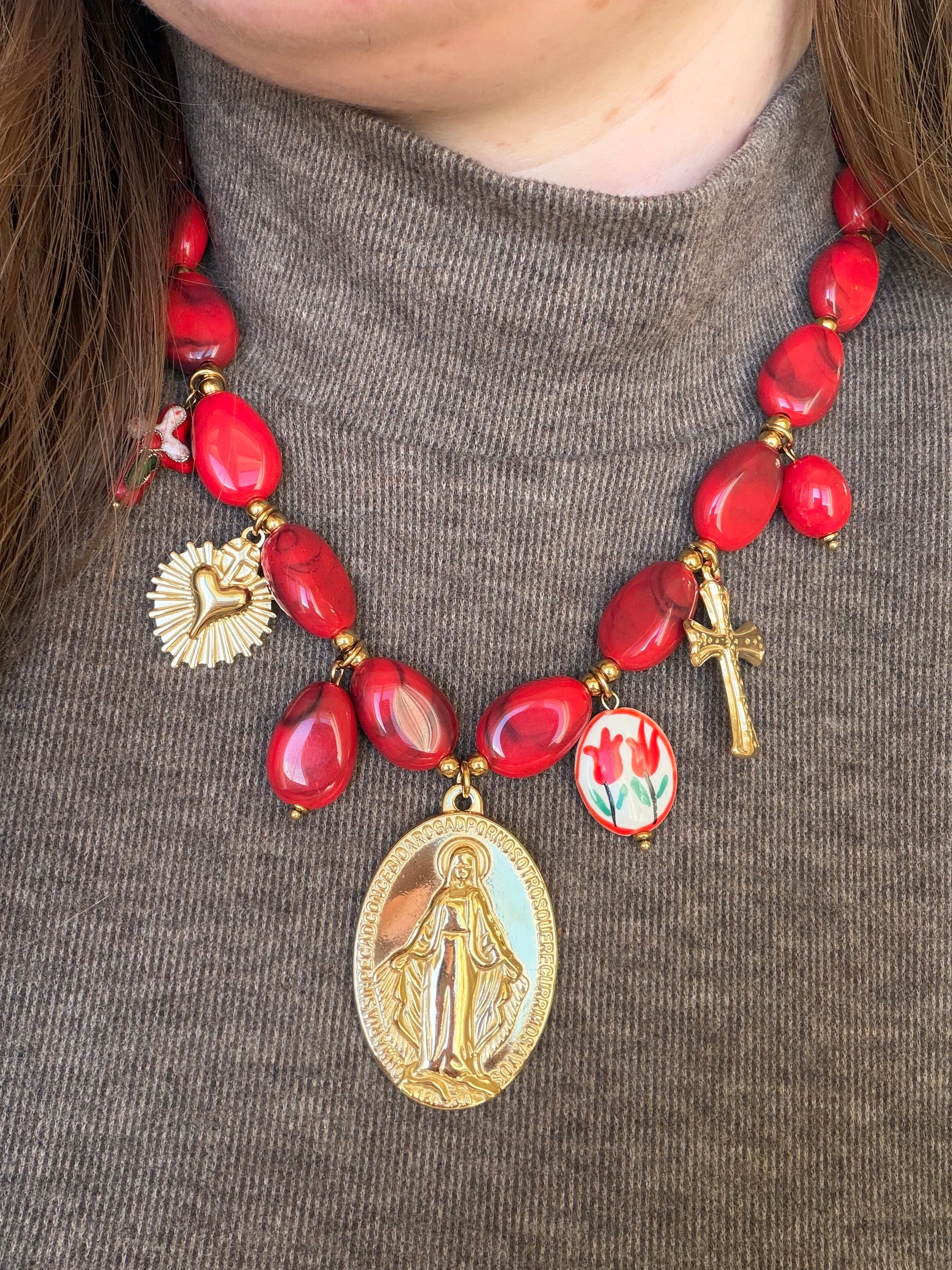 Collier Virgo rouge